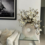 Große Ewigkeitsvase mit Magnolien und Treibholz